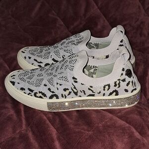 bernie mev. Women's Gray Leopard Slip-On Sneakers